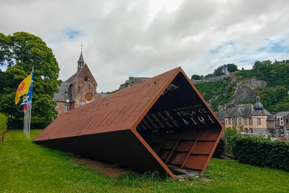 Denkmal zur Erinnerung an das Dinant-Massaker am 23. August 1914