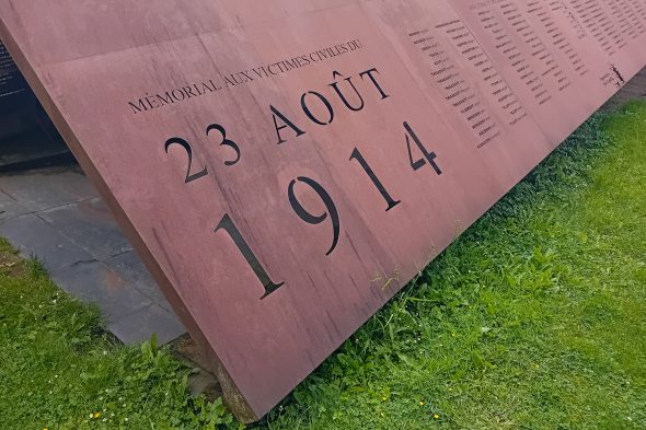 Denkmal zur Erinnerung an das Dinant-Massaker am 23. August 1914