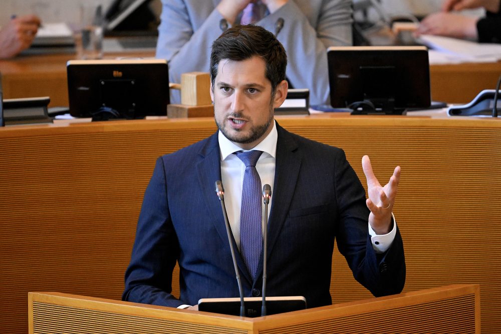 Der wallonische Ministerpräsident Adrien Dolimont bei der Plenarsitzung des wallonischen Parlamentes am 17. Juni 2026