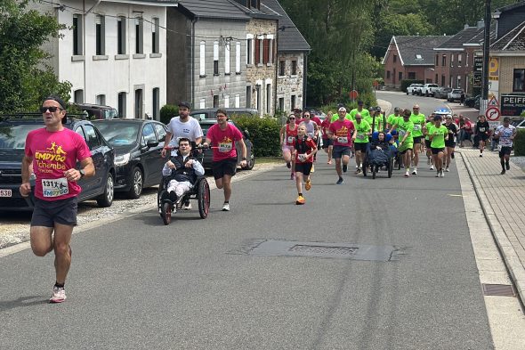 Läufer beim Emdygo-Lauf "Zusammen ins Ziel"
