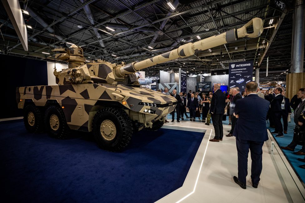 Panzer bei der Rüstungsmesse Eurosatory in Paris