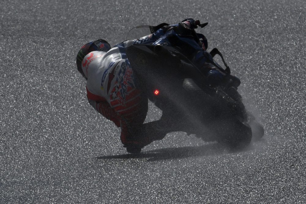 Francesco Bagnaia in Schräglage auf der Rennstrecke