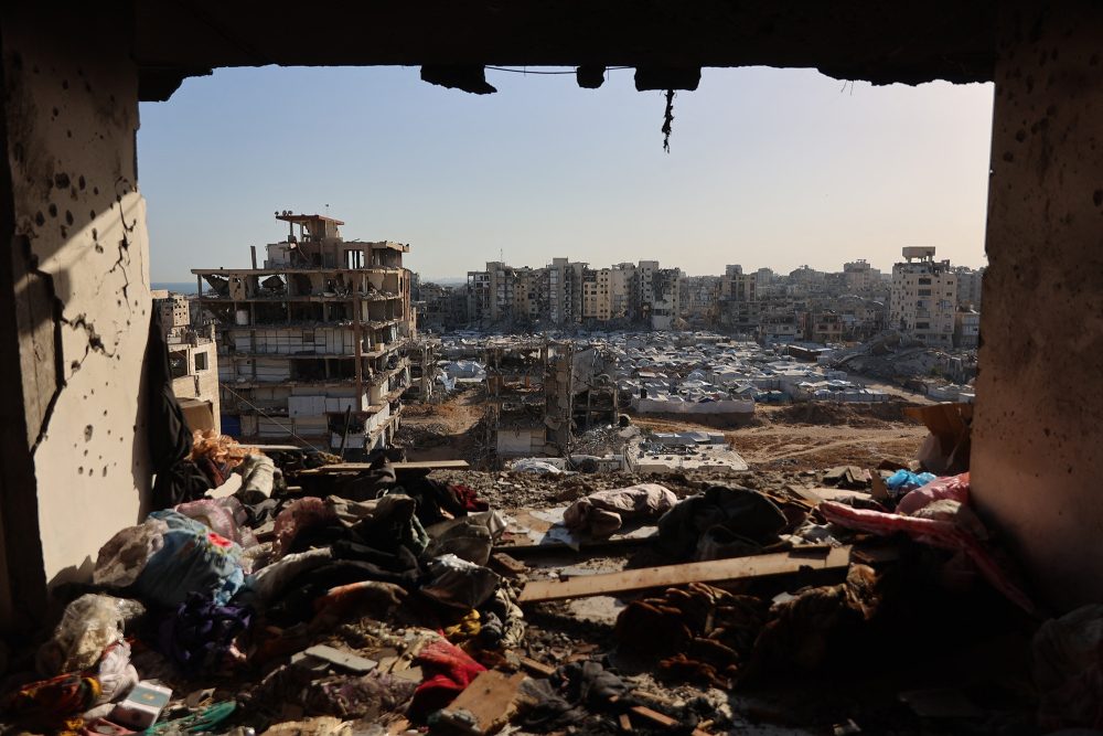 Zerstörte Innenräume eines Wohnhauses in Gaza-Stadt nach einem israelischen Angriff am 4. Juni