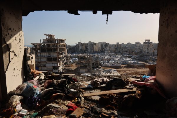 Zerstörte Innenräume eines Wohnhauses in Gaza-Stadt nach einem israelischen Angriff am 4. Juni
