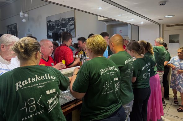 Rund 450 Fans feiern Belgiens Sieg im Kolpinghaus Eupen