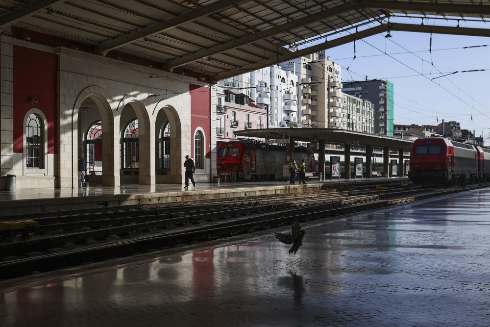 Leerer Bahnhof in Lissabon wegen des Generalstreiks in Portugal