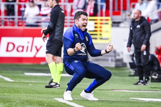 Mario Kohnen bejubelt den Sieg seiner Mannschaft