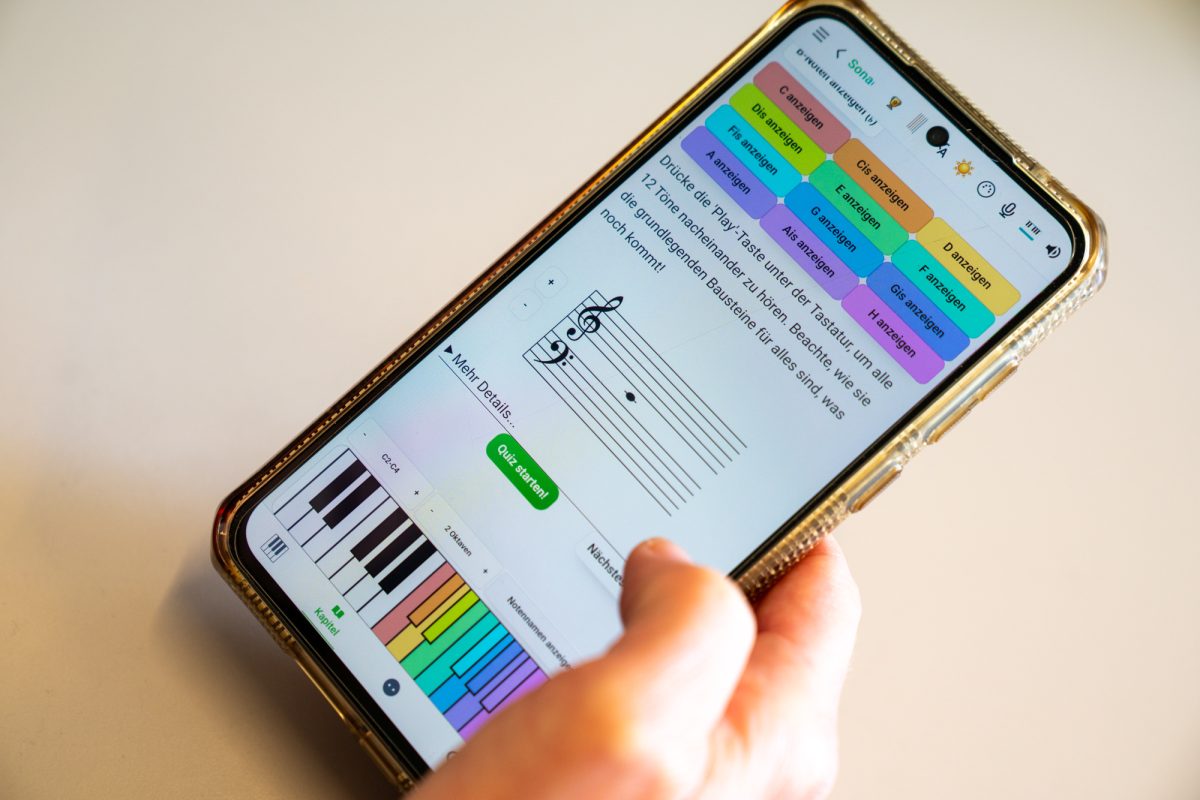 Smartphone mit der Musik-App von Christian Klinkenberg
