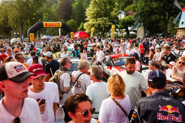Fahrerparade vor dem 24-Stunden-Rennen von Spa