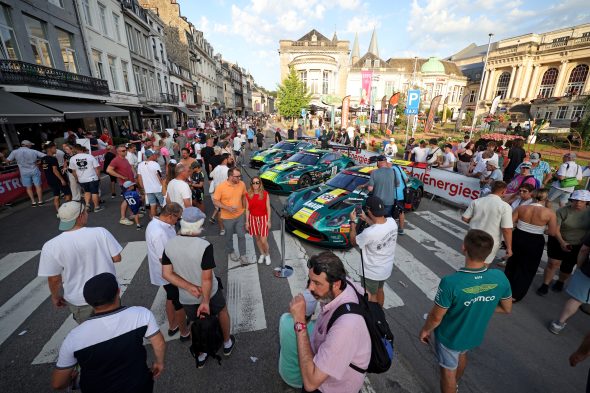 Fahrerparade vor dem 24-Stunden-Rennen von Spa