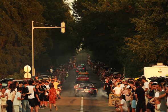 Fahrerparade vor dem 24-Stunden-Rennen von Spa