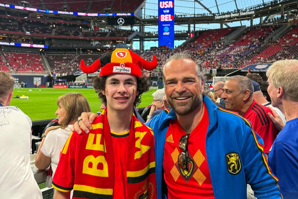 Philipp Schumacher mit seinem Sohn im Stadion