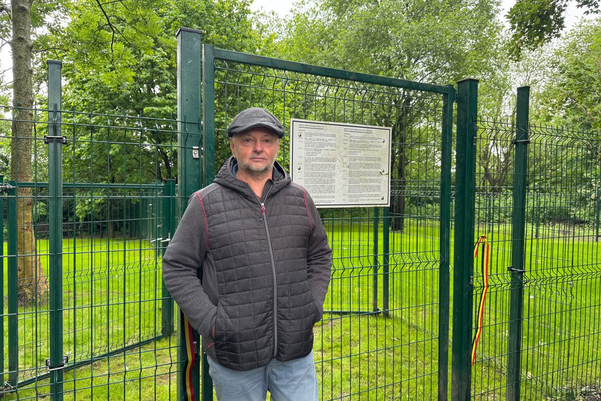Schöffe Raymond Lenaerts vor der Hundewiese