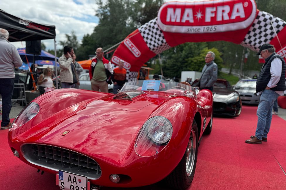 Ausgestellte Autos bei der "SpaItalia"