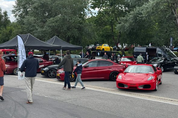 Ausgestellte Autos bei der "SpaItalia"