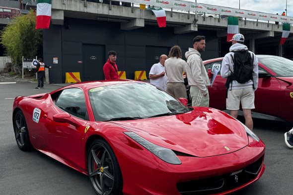 Ausgestellte Autos bei der "SpaItalia"
