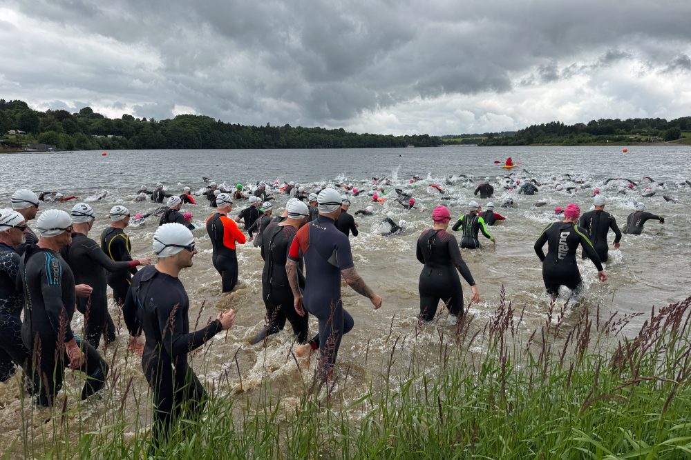 Schwimmer beim Sprinttriathlon in Bütgenbach