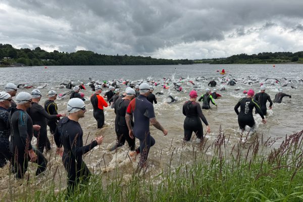 Schwimmer beim Sprinttriathlon in Bütgenbach