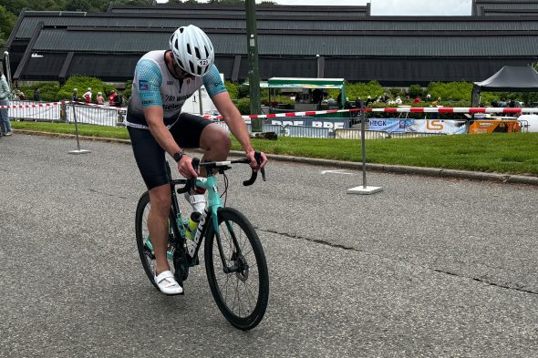 Radfahrer beim Sprinttriathlon in Bütgenbach
