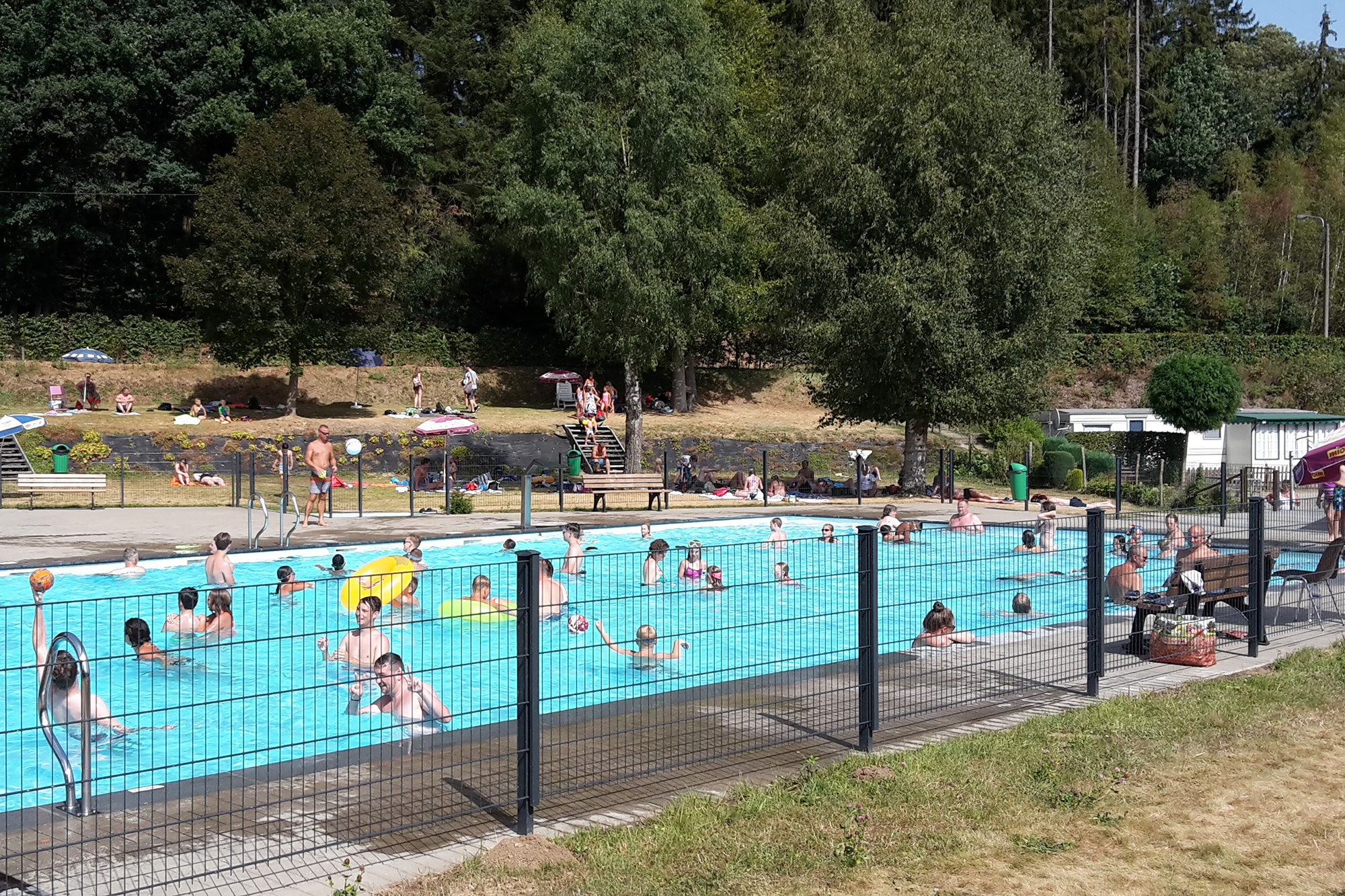 Freibad-in-Wiesenbach-startet-in-die-Sommersaison