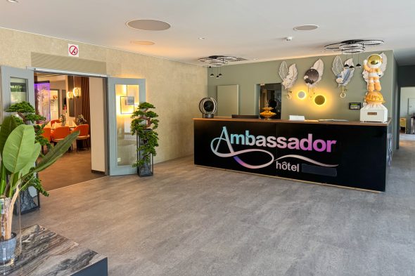 Ambassador Hotel hat eröffnet