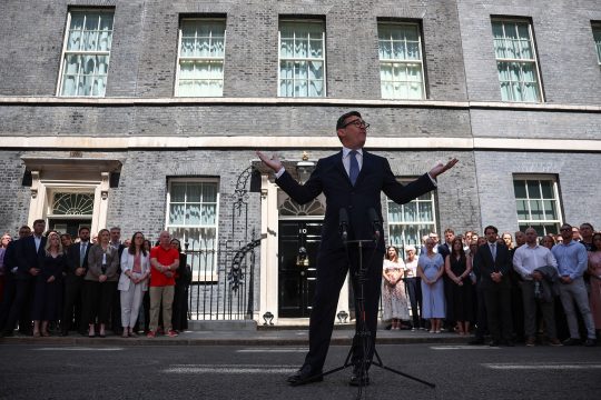 Andy Burham bei seiner ersten Ansprache vor 10 Downing Street