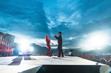 Belgian Party 2025: Axelle Red und Peet auf der Bühne im Cinquantenaire-Park