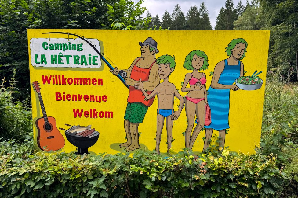 Willkommensschild des Campingplatzes