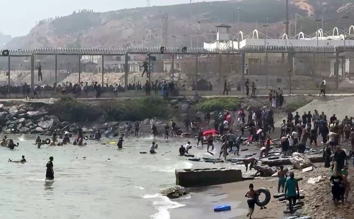 Migranten bei ihrer Ankunft in Ceuta
