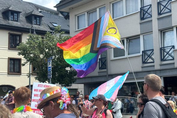 Fahnen beim CSD 2026 in St. Vith