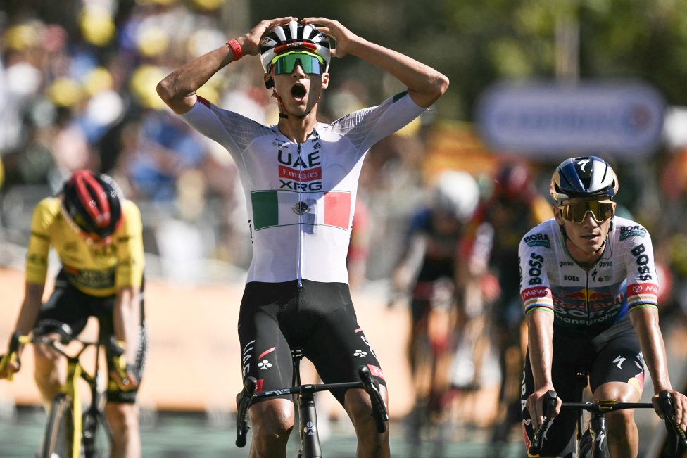 Isaac Del Toro gewinnt auf dem Montjuic - Remco Evenepoel fährt auf Platz drei