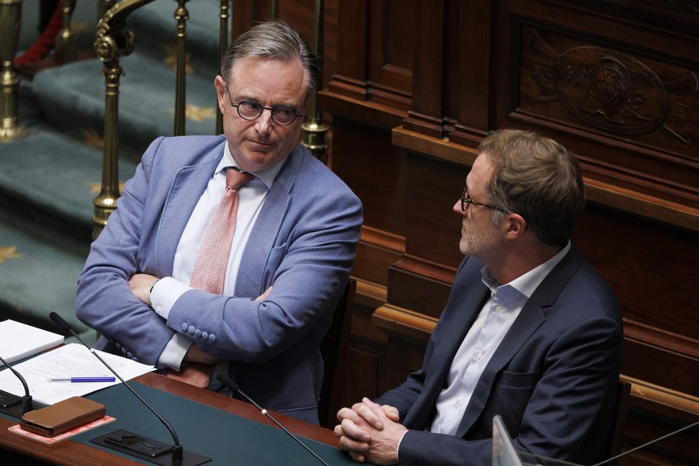 De Wever und Magnette in der Kammer