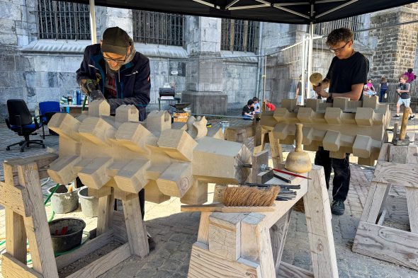 Steinmetze bei der Arbeit