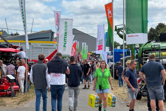 Menschen bei der Landwirtschaftsmesse