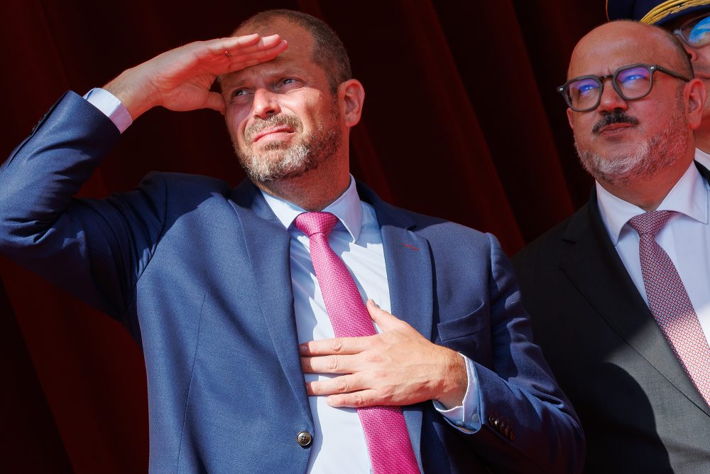 Verteidigungsminister Theo Francken bei der Militärparade am Nationalfeiertag