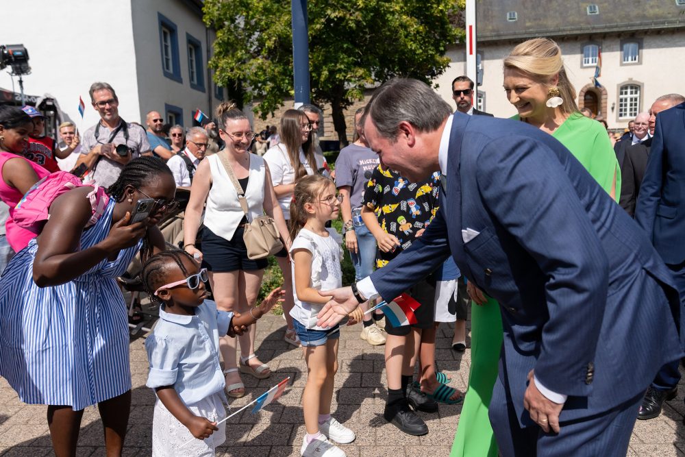 Luxemburgisches Großherzogpaar besucht Ulflingen