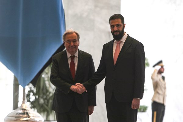 António Guterres mit Übergangspräsident Ahmed al-Scharaa