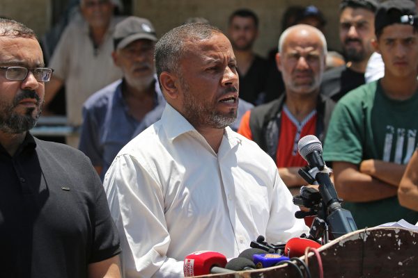 Hamas-Regierungschef bei der Pressekonferenz am 6. Juli 2026