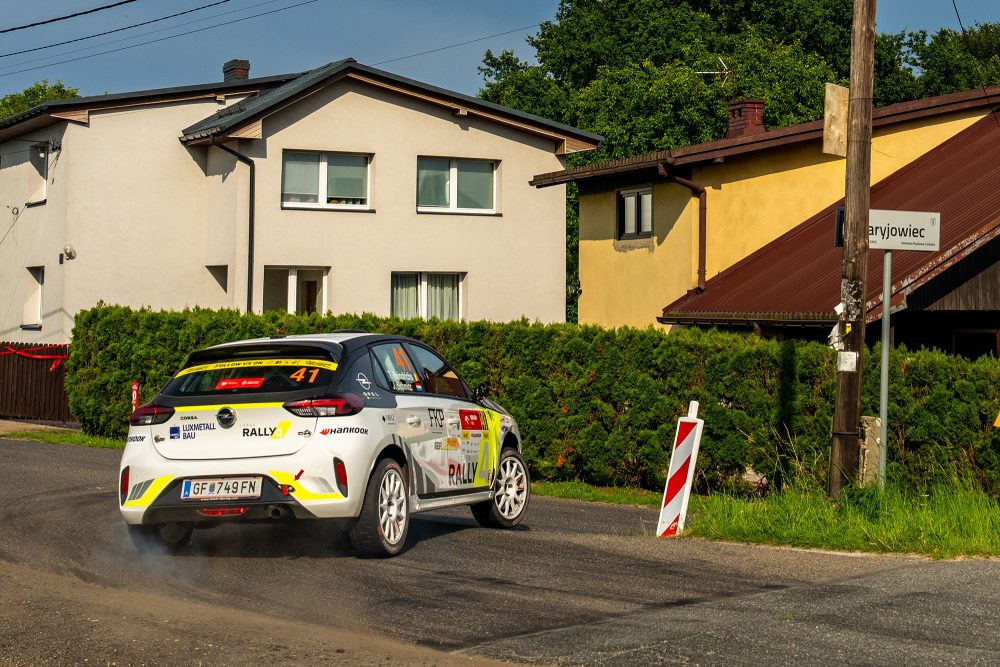 Der Opel von Tom Heindrichs/Jonas Schmitz bei der Rallye Polen