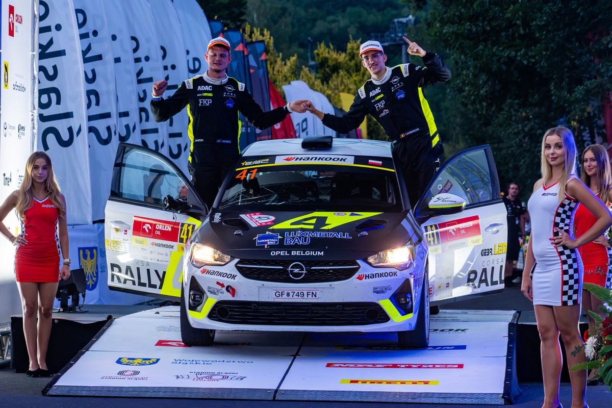 Tom Heindrichs/Jonas Schmitz bei der Rallye Polen auf dem Podium
