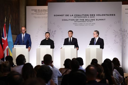 Der deutsche Bundeskanzler Friedrich Merz, der ukrainische Präsident Wolodymyr Selenskyj, der französische Präsident Emmanuel Macron und der britische Premierminister Keir Starmer bei der gemeinsamen Pressekonferenz nach dem Gipfeltreffen