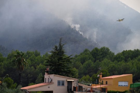 Löschflugzeug in der Nähe von Onda, Castellón