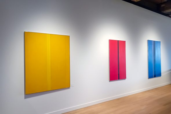 Werke in der Luc-Peire-Ausstellung in Knokke-Heist