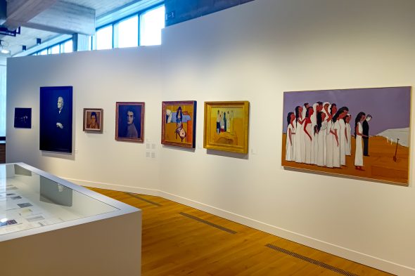 Werke in der Luc-Peire-Ausstellung in Knokke-Heist