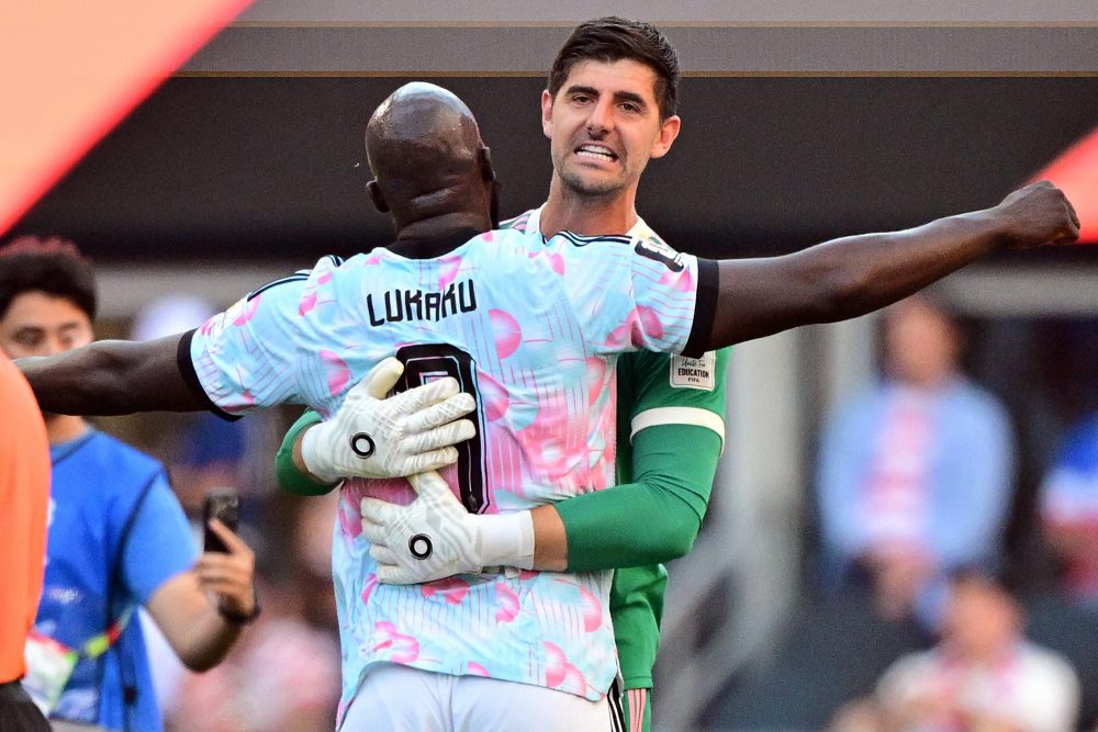 Lukaku und Courtois fallen sich in die Arme