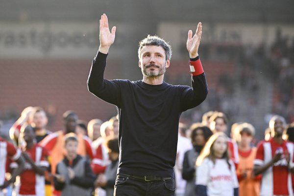 Mark van Bommel beim Abschied vom Antwerp FC im Mai 2024