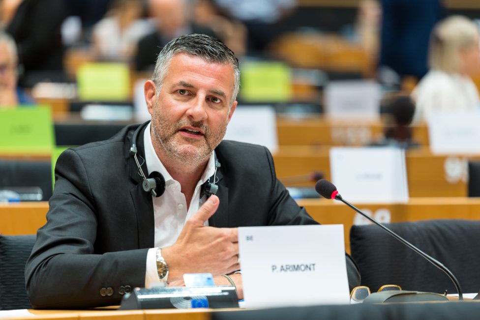 Pascal Arimont bei der Vorstellung seiner Vorschläge im Ausschuss