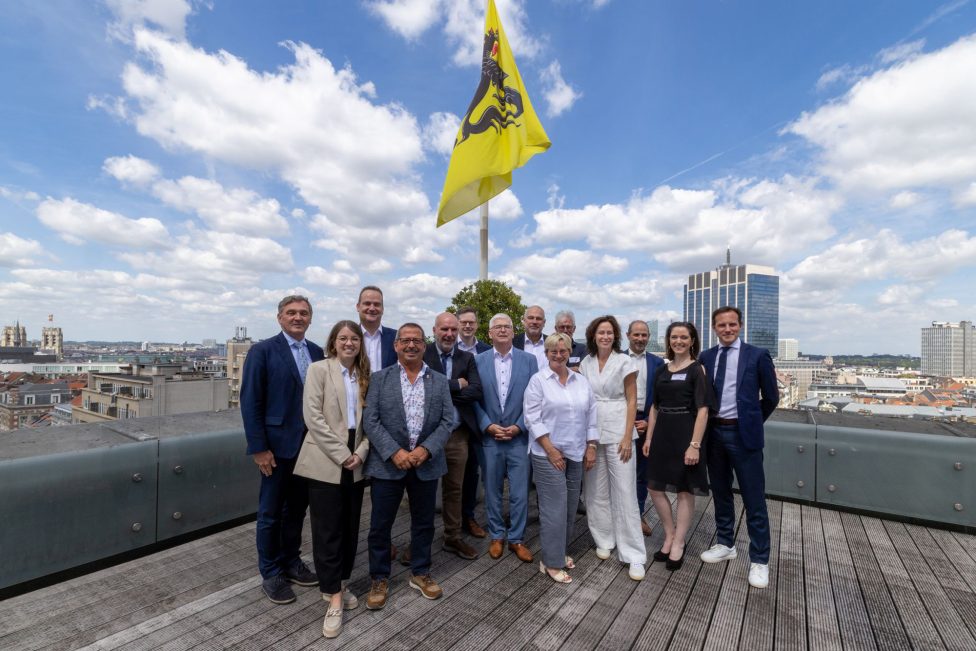 Gruppenfoto beim Arbeitstreffen PDG und Flämisches Parlament