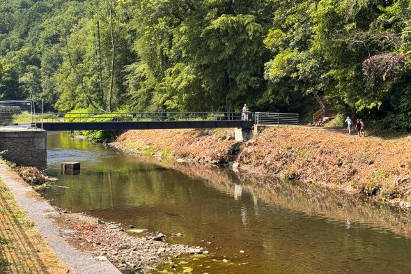 Hoëgne mit Brücke, die noch ersetzt wird
