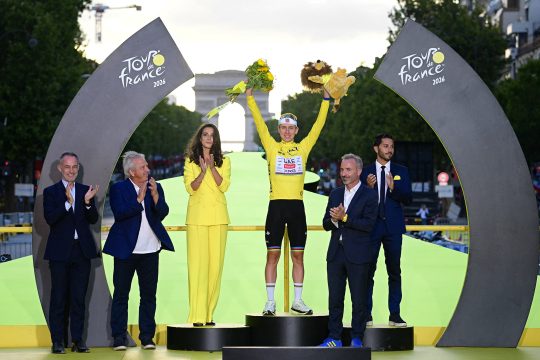 Pogacar auf dem Podium